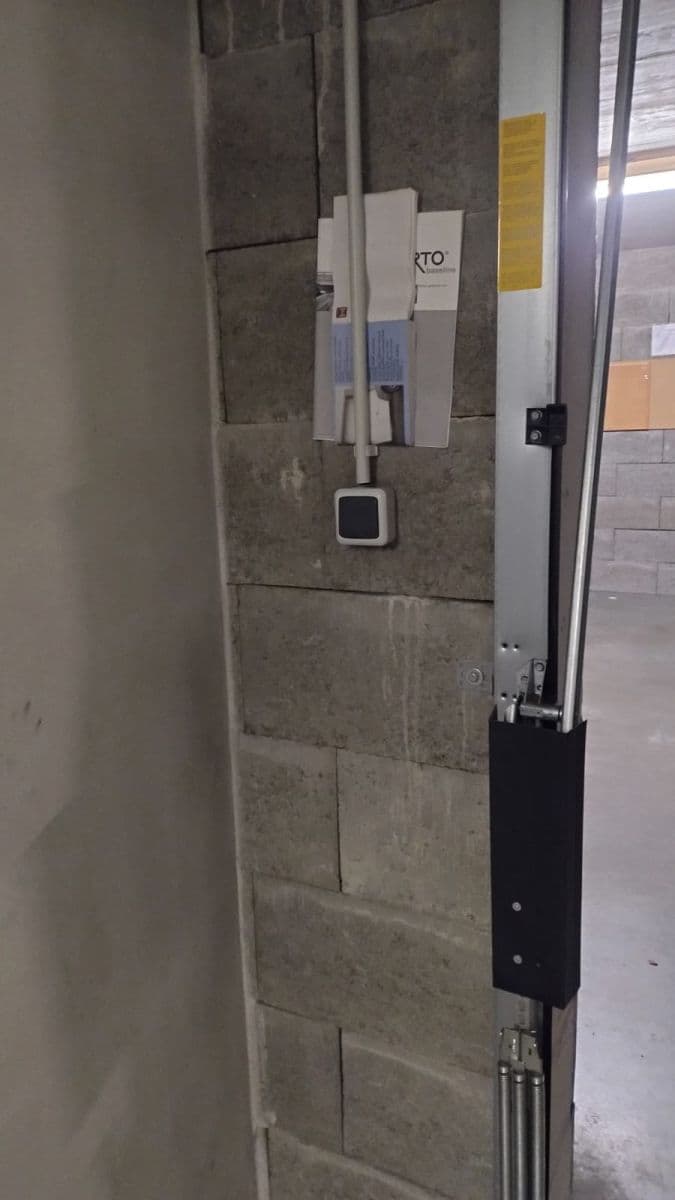 Prenájom garáže 17 m², Žarošická, Brno, Jihomoravský kraj Prenájom garáže 17 m², Žarošická, Brno, Jihomoravský kraj