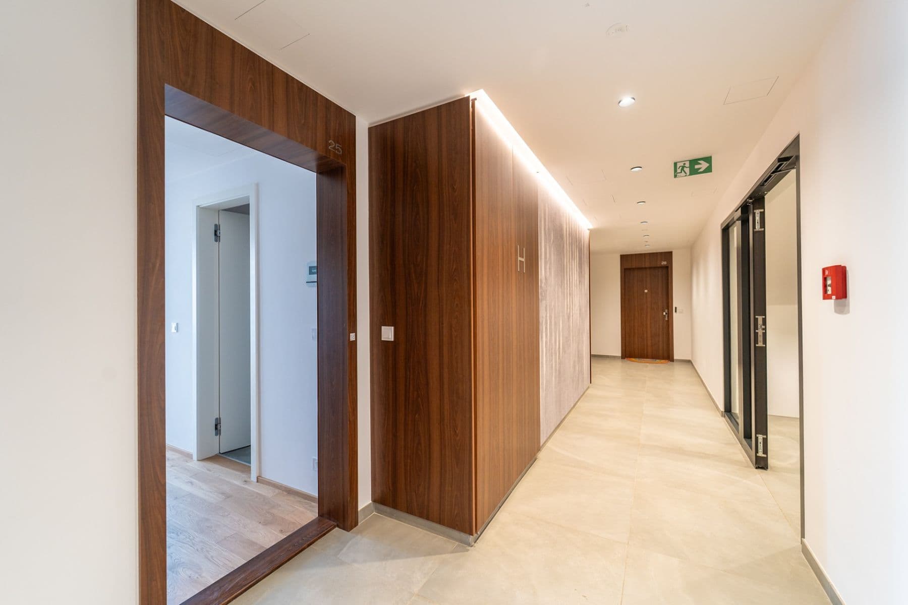 Prenájom bytu 2-izbový 59 m², U Komína, Praha, Praha Prenájom bytu 2-izbový 59 m², U Komína, Praha, Praha