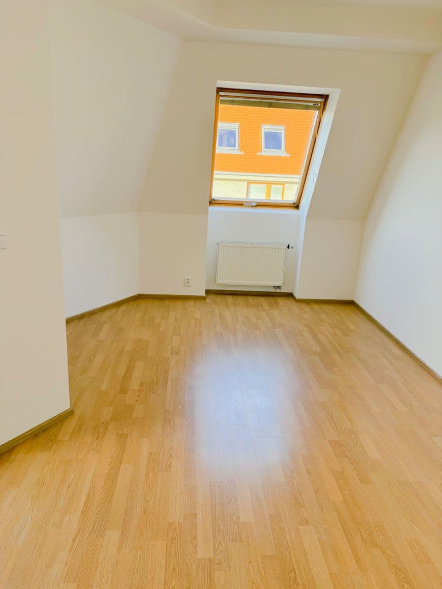 Prenájom bytu 2-izbový 61 m², Komořanská, Praha, Praha Prenájom bytu 2-izbový 61 m², Komořanská, Praha, Praha