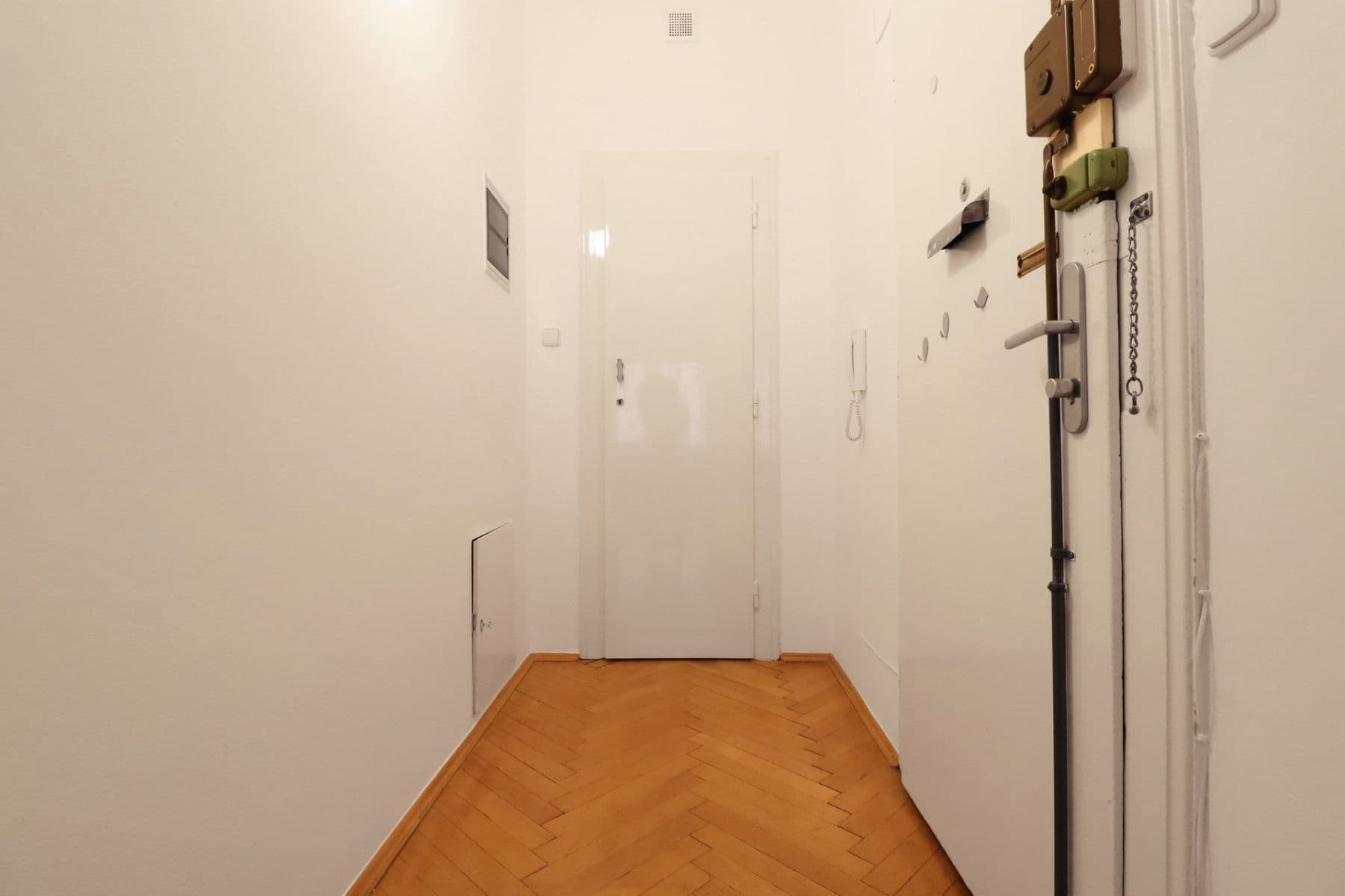 Prenájom bytu 2-izbový 70 m², U smaltovny, Praha, Praha Prenájom bytu 2-izbový 70 m², U smaltovny, Praha, Praha