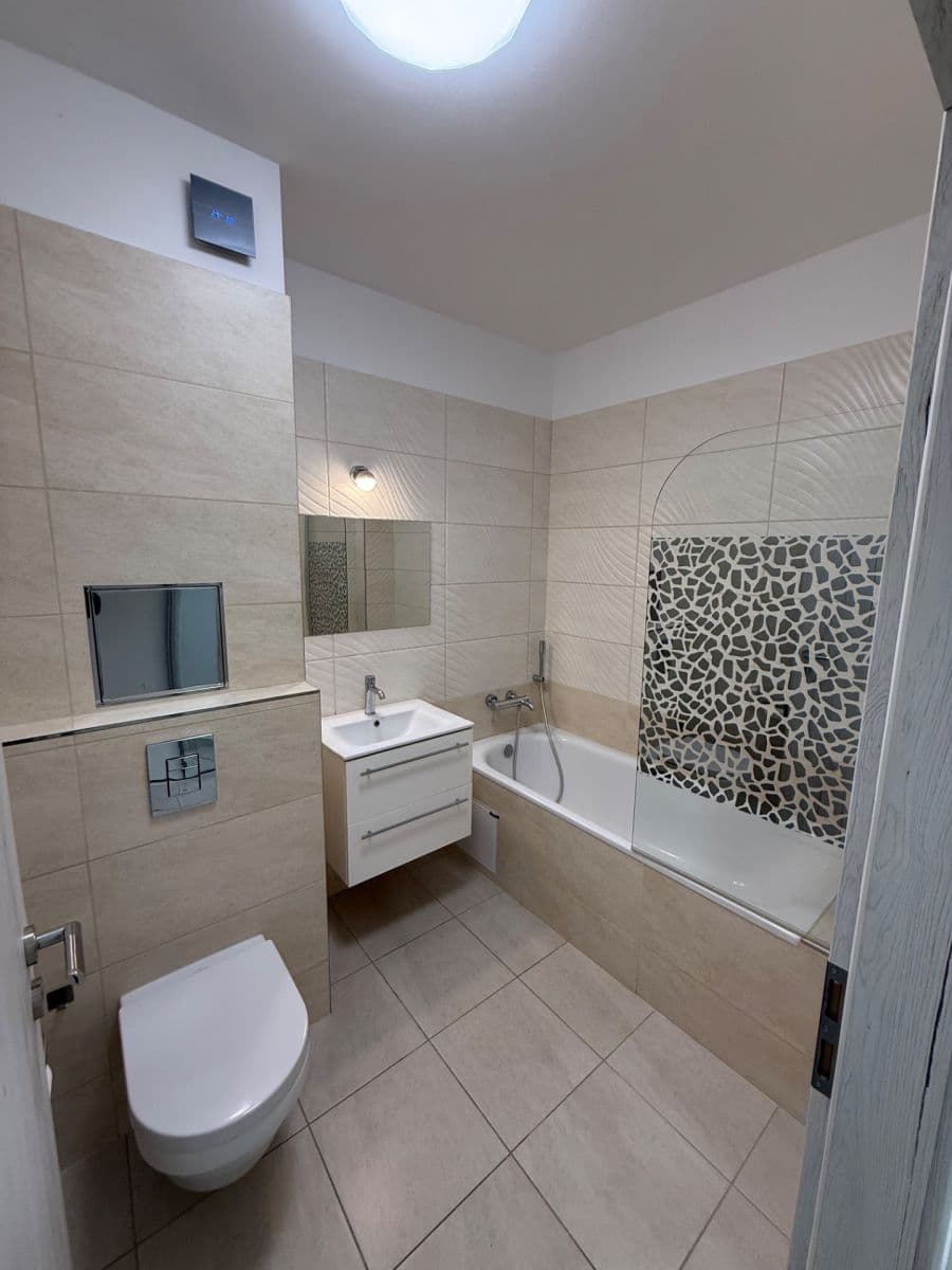 Prenájom bytu 2-izbový 56 m², Pastevců, Praha, Praha Prenájom bytu 2-izbový 56 m², Pastevců, Praha, Praha