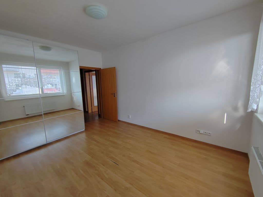 Prenájom bytu 2-izbový 56 m², Modenská, Praha, Praha Prenájom bytu 2-izbový 56 m², Modenská, Praha, Praha