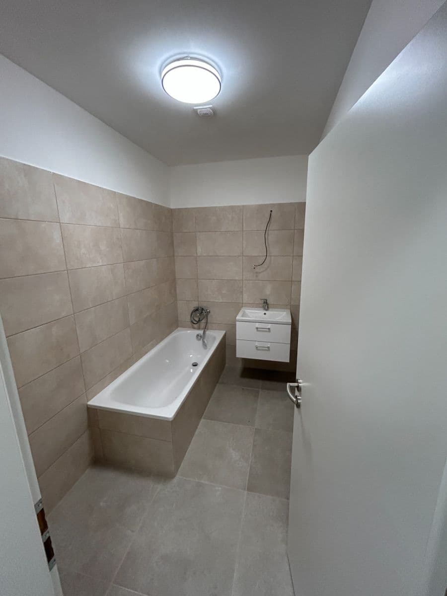 Prenájom bytu 2-izbový 40 m², Mládí, Jablonec nad Nisou, Liberecký kraj Prenájom bytu 2-izbový 40 m², Mládí, Jablonec nad Nisou, Liberecký kraj