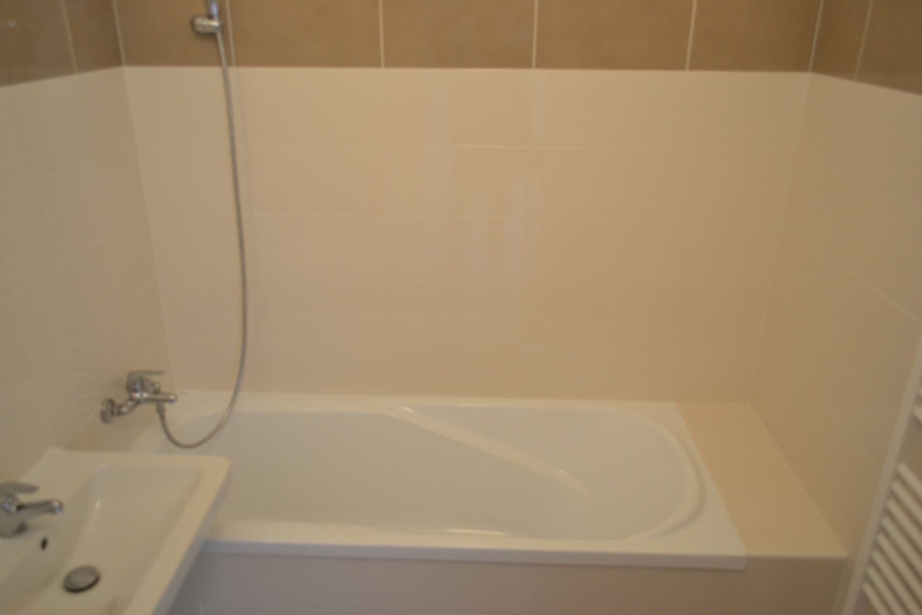 Prenájom bytu 3-izbový 80 m², Mezilesí, Praha, Praha Prenájom bytu 3-izbový 80 m², Mezilesí, Praha, Praha