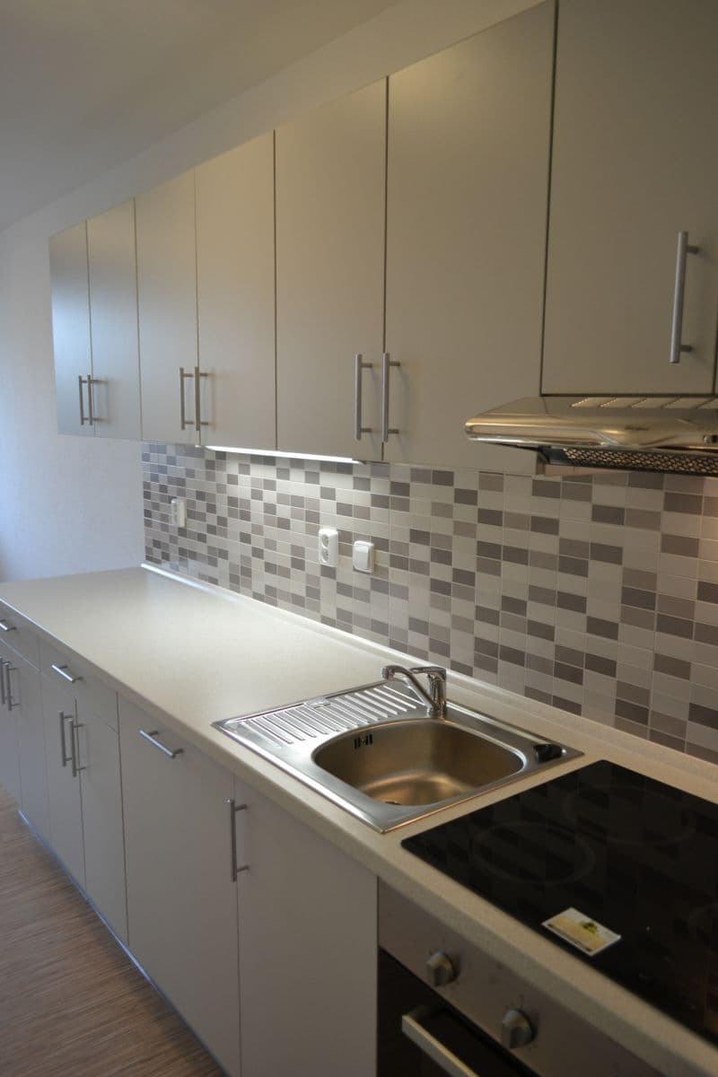 Prenájom bytu 3-izbový 80 m², Mezilesí, Praha, Praha Prenájom bytu 3-izbový 80 m², Mezilesí, Praha, Praha