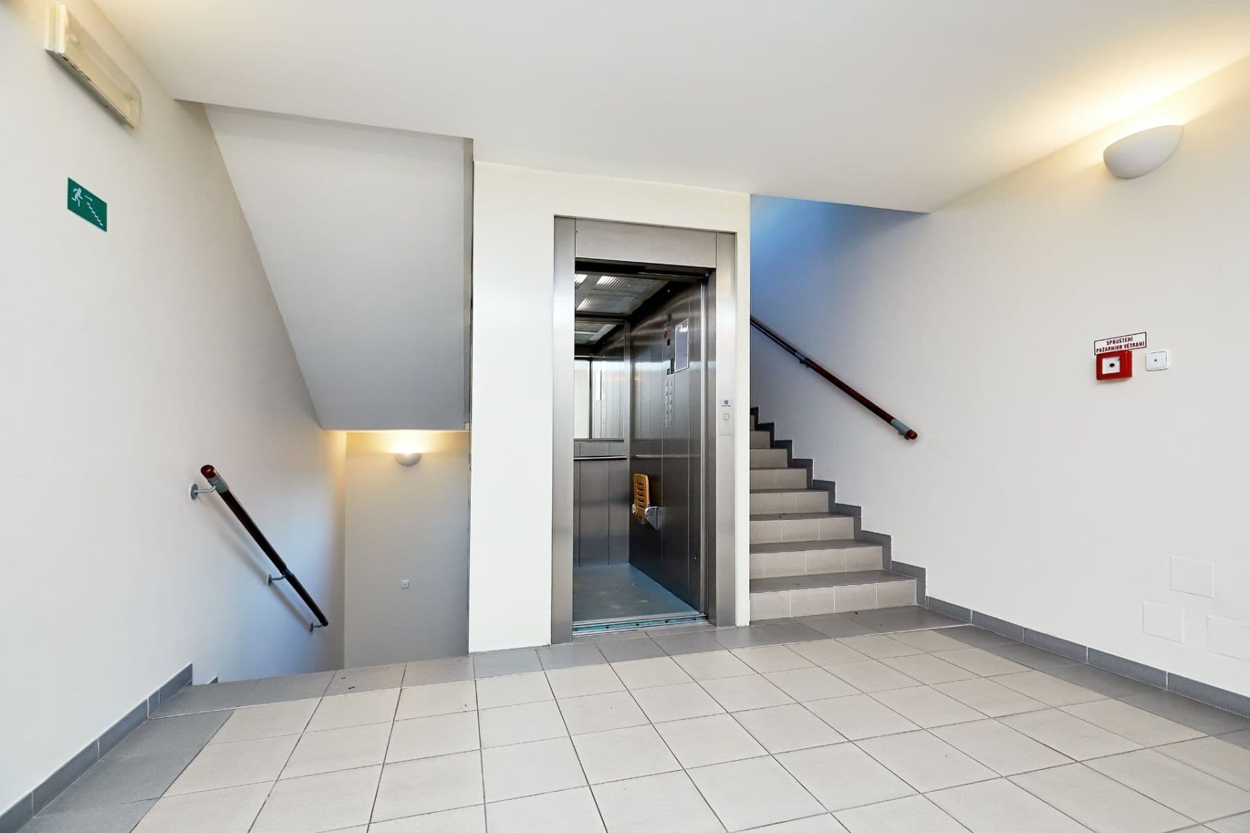 Prenájom bytu 2-izbový 56 m², Závěrka, Praha, Praha Prenájom bytu 2-izbový 56 m², Závěrka, Praha, Praha