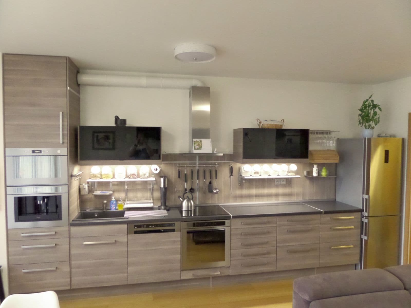 Prenájom bytu 3-izbový 93 m², Nademlejnská, Praha, Praha Prenájom bytu 3-izbový 93 m², Nademlejnská, Praha, Praha