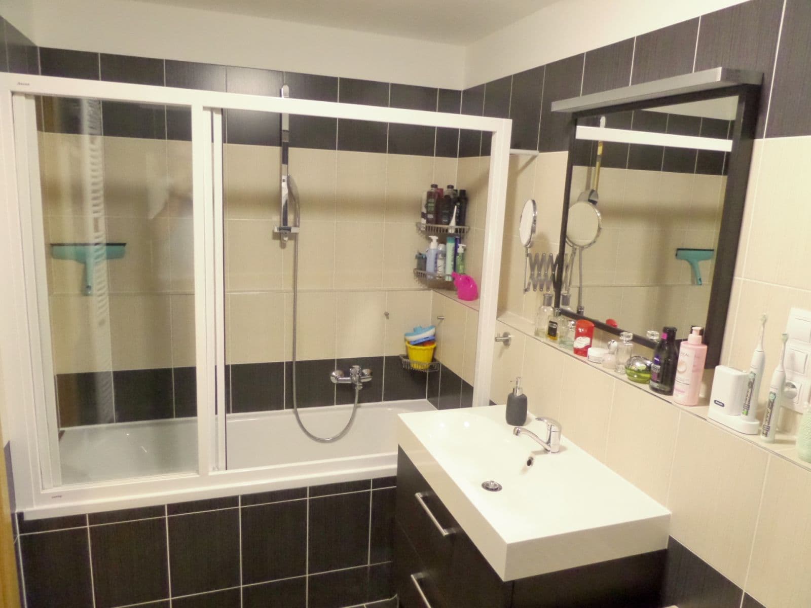 Prenájom bytu 3-izbový 93 m², Nademlejnská, Praha, Praha Prenájom bytu 3-izbový 93 m², Nademlejnská, Praha, Praha