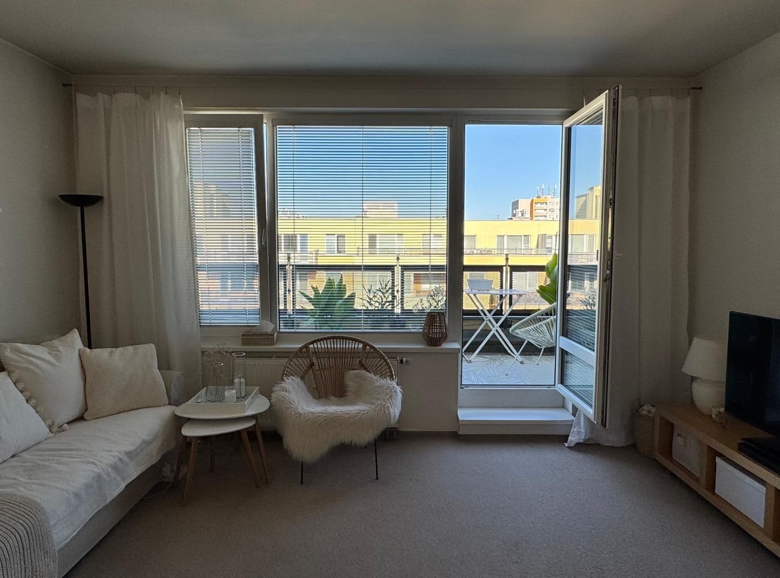 Prenájom bytu 2-izbový 41 m², Werichova, Praha, Praha Prenájom bytu 2-izbový 41 m², Werichova, Praha, Praha