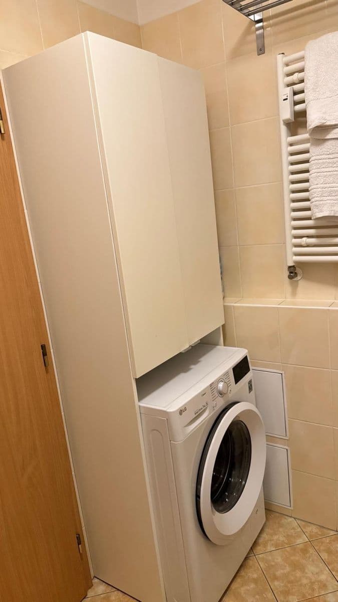 Prenájom bytu 2-izbový 41 m², Werichova, Praha, Praha Prenájom bytu 2-izbový 41 m², Werichova, Praha, Praha