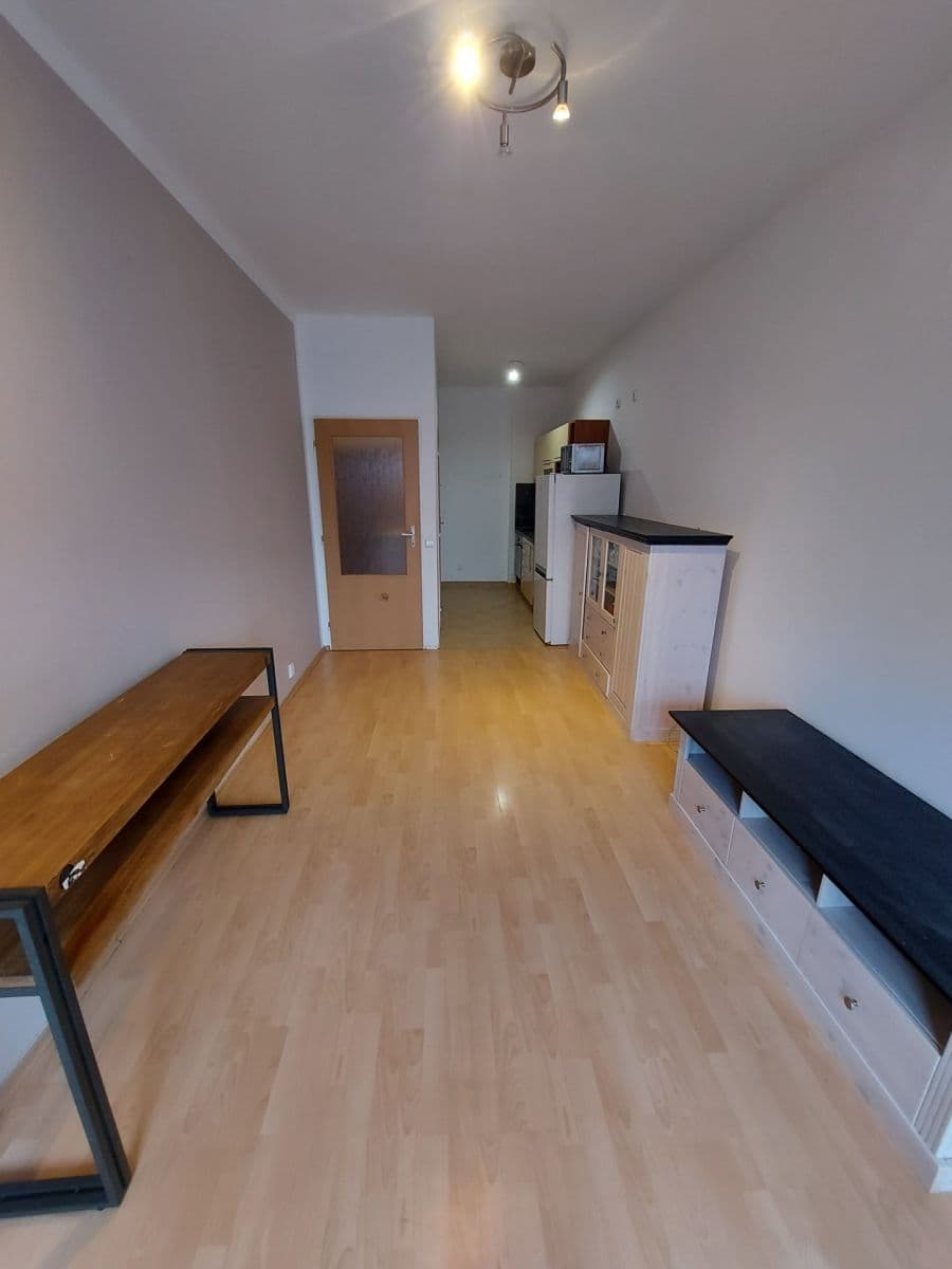 Prenájom bytu 3-izbový 82 m², Pálavské náměstí, Brno, Jihomoravský kraj Prenájom bytu 3-izbový 82 m², Pálavské náměstí, Brno, Jihomoravský kraj