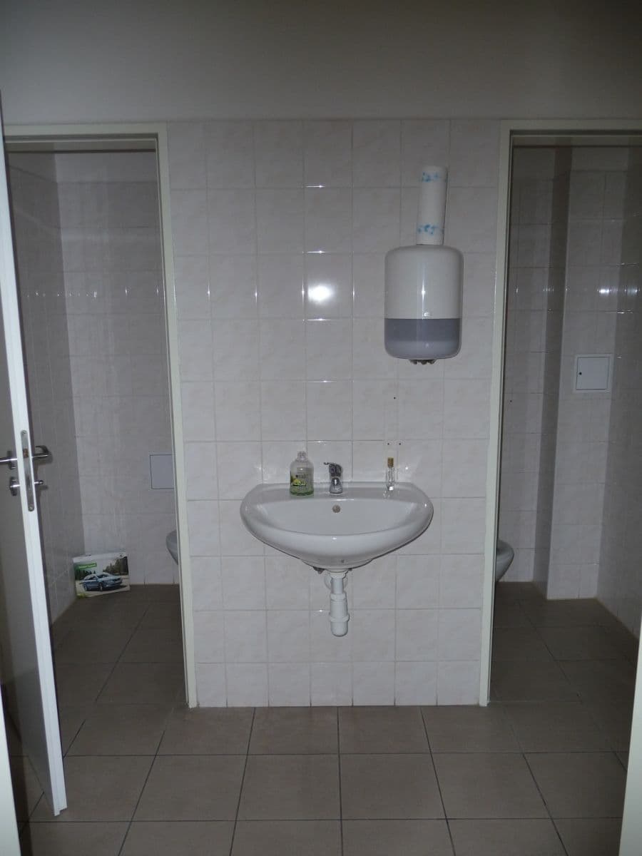 Prenájom kancelárie 110 m², Čerčanská, Praha, Praha Prenájom kancelárie 110 m², Čerčanská, Praha, Praha