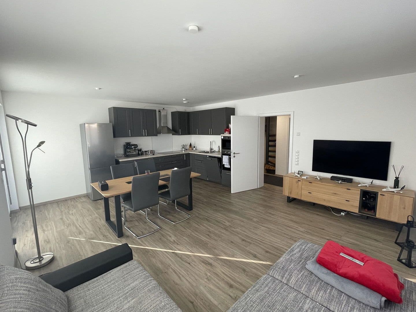 Prenájom bytu 3-izbový 90 m², Tegernbach, Bavorsko Prenájom bytu 3-izbový 90 m², Tegernbach, Bavorsko