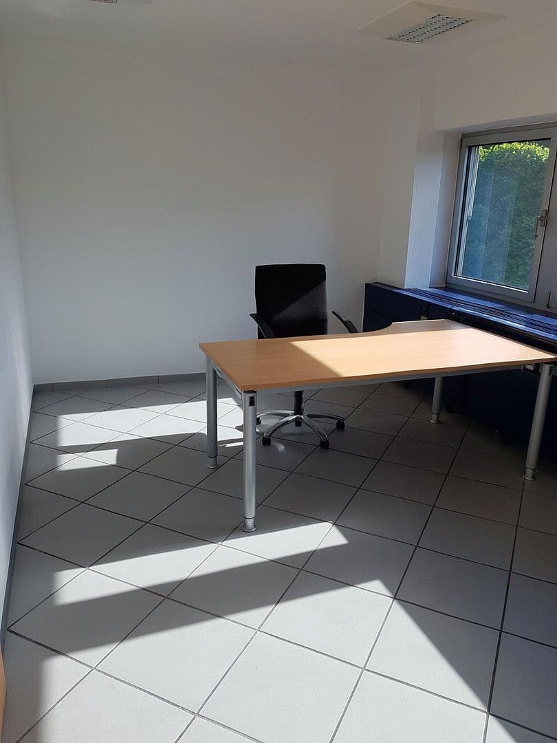 Prenájom kancelárie 17 m², Freiherr-vom-Stein-Straße 131, Mülheim an der Ruhr, Severné Porýnie - Westfálsko Prenájom kancelárie 17 m², Freiherr-vom-Stein-Straße 131, Mülheim an der Ruhr, Severné Porýnie - Westfálsko