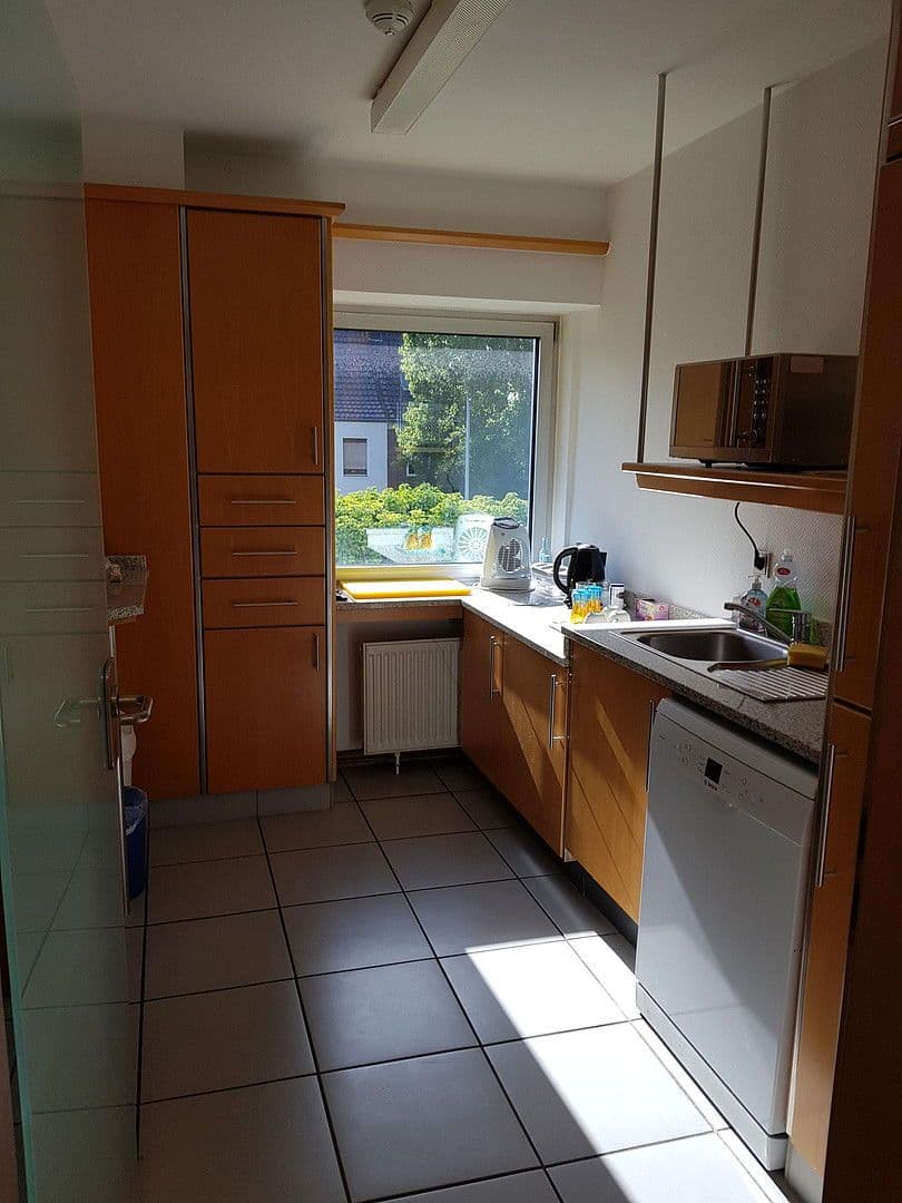 Prenájom kancelárie 17 m², Freiherr-vom-Stein-Straße 131, Mülheim an der Ruhr, Severné Porýnie - Westfálsko Prenájom kancelárie 17 m², Freiherr-vom-Stein-Straße 131, Mülheim an der Ruhr, Severné Porýnie - Westfálsko