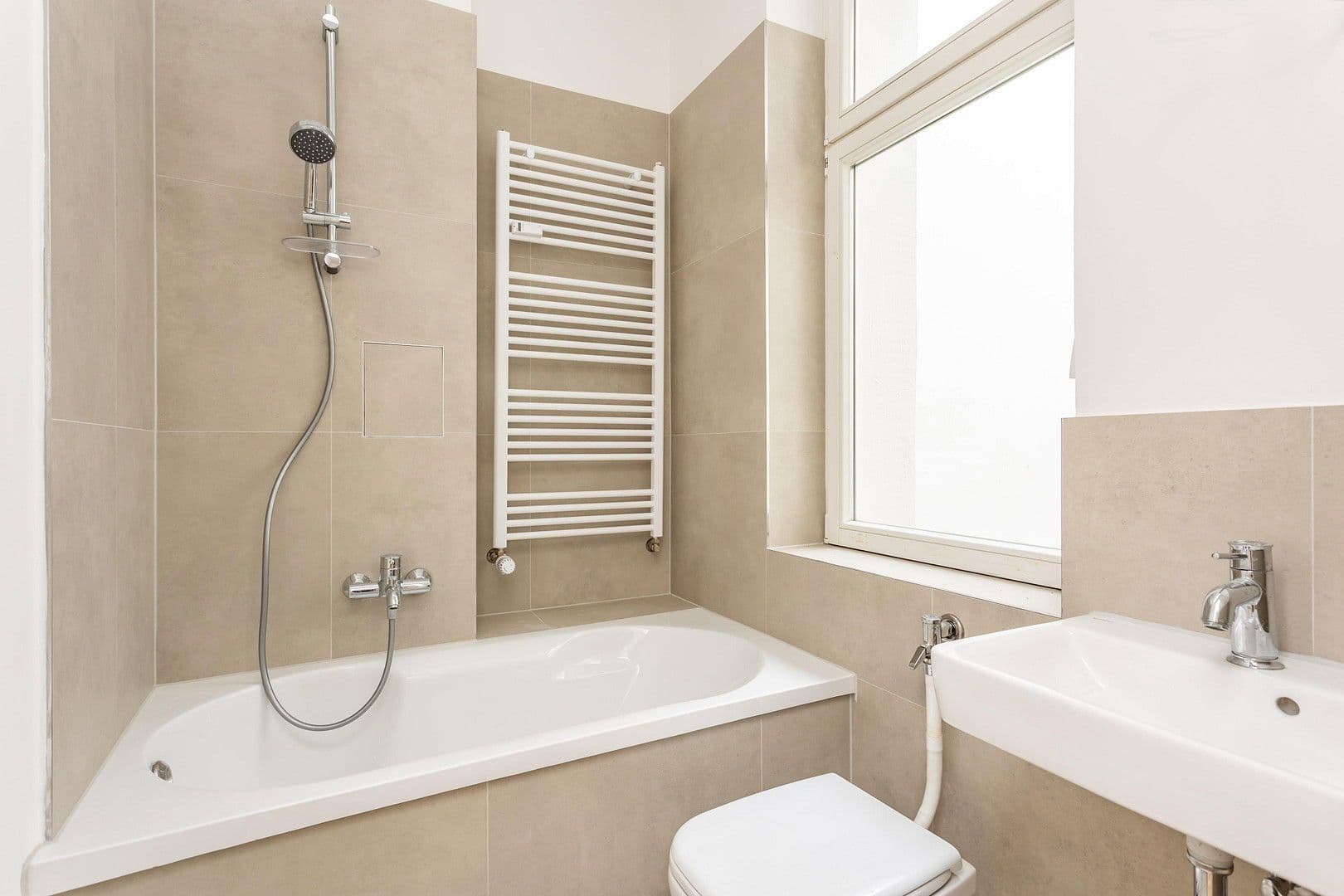 Predaj bytu 3-izbový 95 m², Külzer Straße 2, Berlin, Berlín Predaj bytu 3-izbový 95 m², Külzer Straße 2, Berlin, Berlín