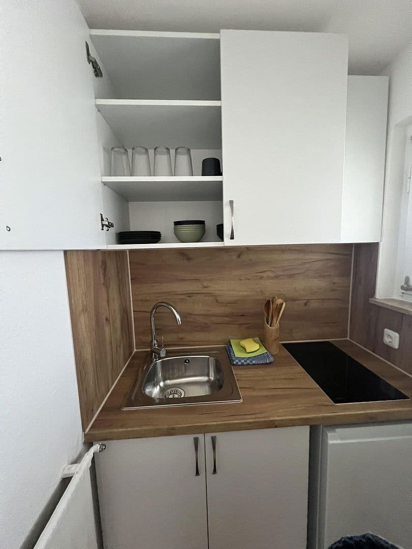 Prenájom bytu 2-izbový 42 m², Stuttgart, Bádensko-Wurttembersko Prenájom bytu 2-izbový 42 m², Stuttgart, Bádensko-Wurttembersko