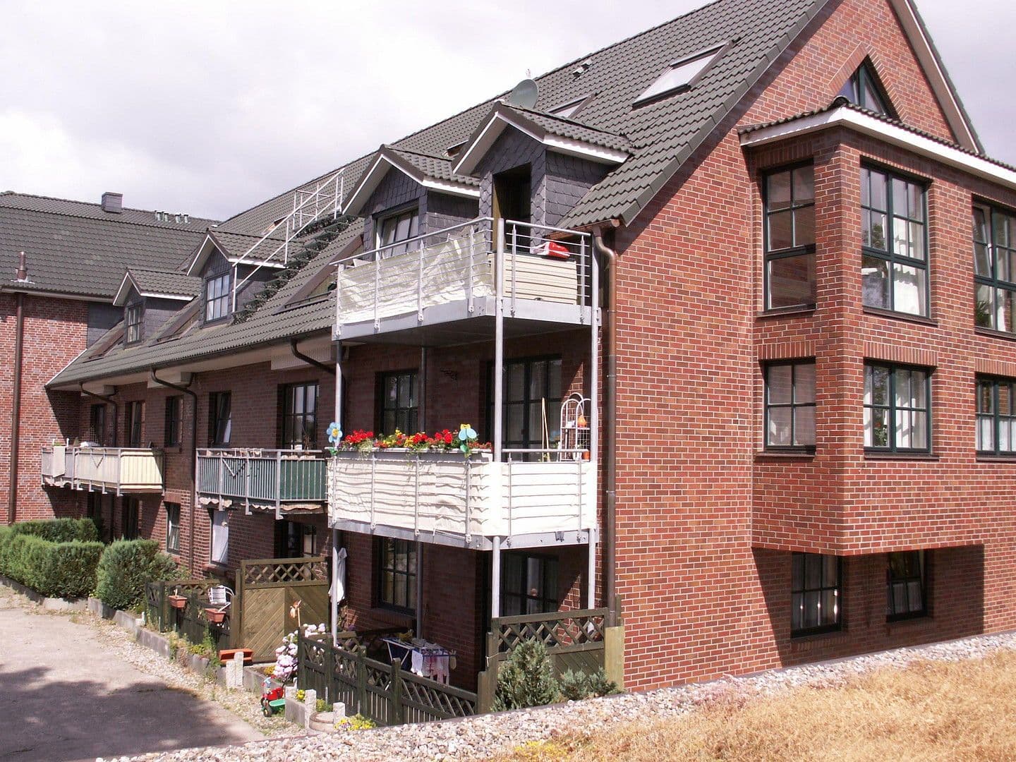 Predaj domu 1.299 m², pozemek 1.885 m², Henstedt-Ulzburg, Šlezvicko-Holštajnsko Predaj domu 1.299 m², pozemek 1.885 m², Henstedt-Ulzburg, Šlezvicko-Holštajnsko