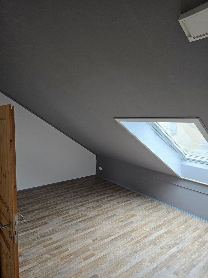 Prenájom domu 120 m², pozemek 237 m², Schmalenhofer Str., 27 A, Velbert, Severné Porýnie - Westfálsko Prenájom domu 120 m², pozemek 237 m², Schmalenhofer Str., 27 A, Velbert, Severné Porýnie - Westfálsko