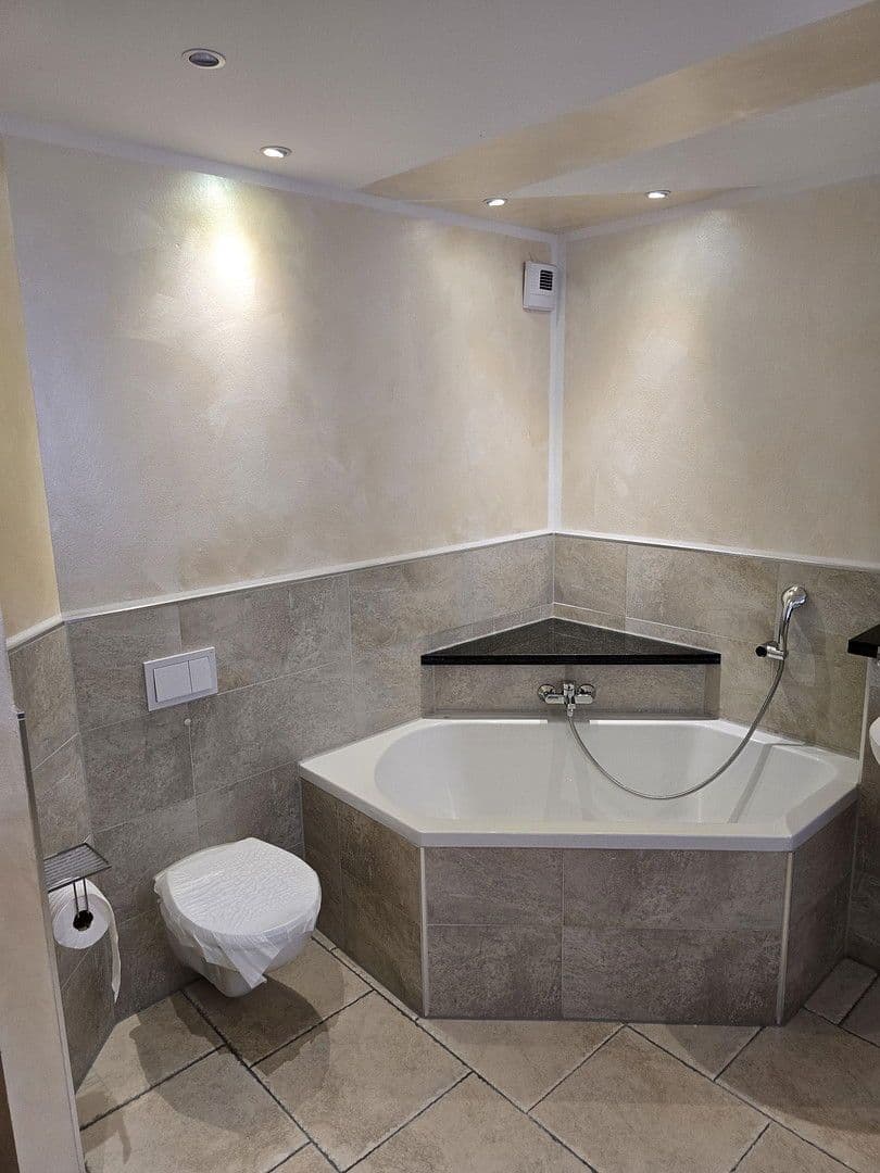 Prenájom domu 120 m², pozemek 237 m², Schmalenhofer Str., 27 A, Velbert, Severné Porýnie - Westfálsko Prenájom domu 120 m², pozemek 237 m², Schmalenhofer Str., 27 A, Velbert, Severné Porýnie - Westfálsko