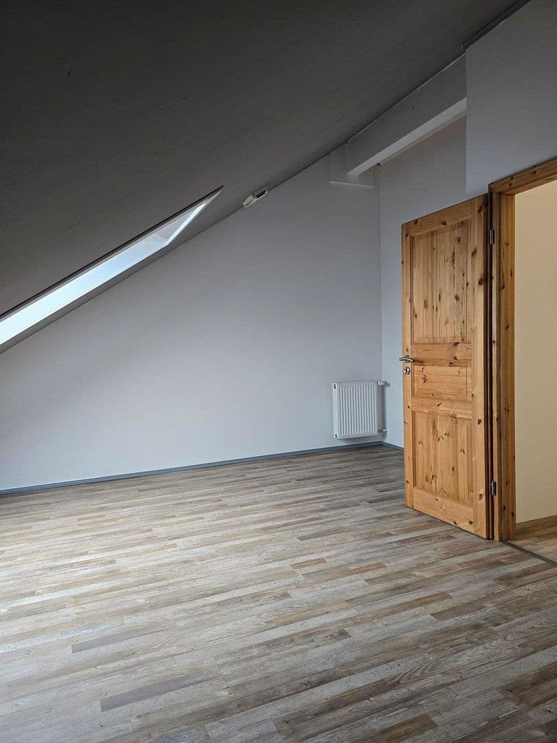 Prenájom domu 120 m², pozemek 237 m², Schmalenhofer Str., 27 A, Velbert, Severné Porýnie - Westfálsko Prenájom domu 120 m², pozemek 237 m², Schmalenhofer Str., 27 A, Velbert, Severné Porýnie - Westfálsko