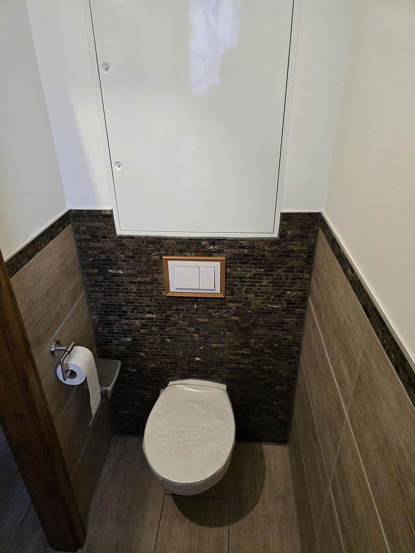 Prenájom domu 120 m², pozemek 237 m², Schmalenhofer Str., 27 A, Velbert, Severné Porýnie - Westfálsko Prenájom domu 120 m², pozemek 237 m², Schmalenhofer Str., 27 A, Velbert, Severné Porýnie - Westfálsko