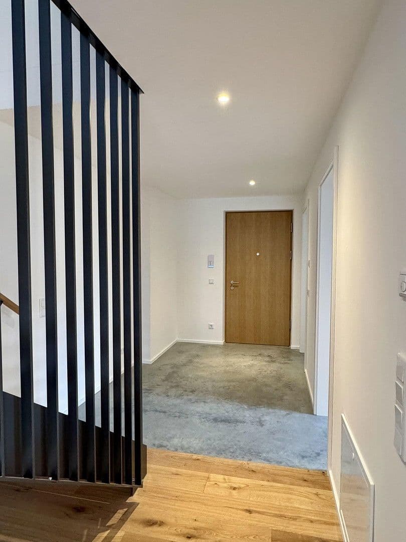 Prenájom bytu 5-izbový 135 m², Happinger Straße 66, Rosenheim, Bavorsko Prenájom bytu 5-izbový 135 m², Happinger Straße 66, Rosenheim, Bavorsko