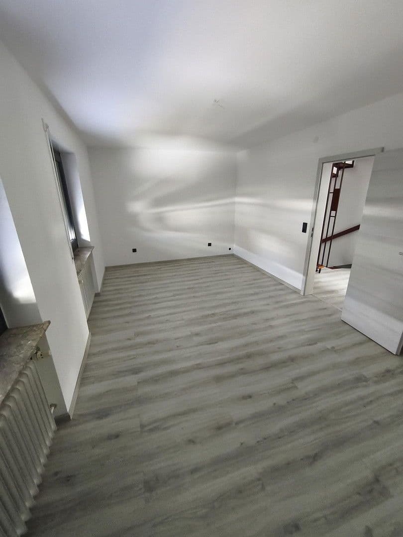 Predaj domu 152 m², pozemek 183 m², Dittelbrunn, Bavorsko Predaj domu 152 m², pozemek 183 m², Dittelbrunn, Bavorsko