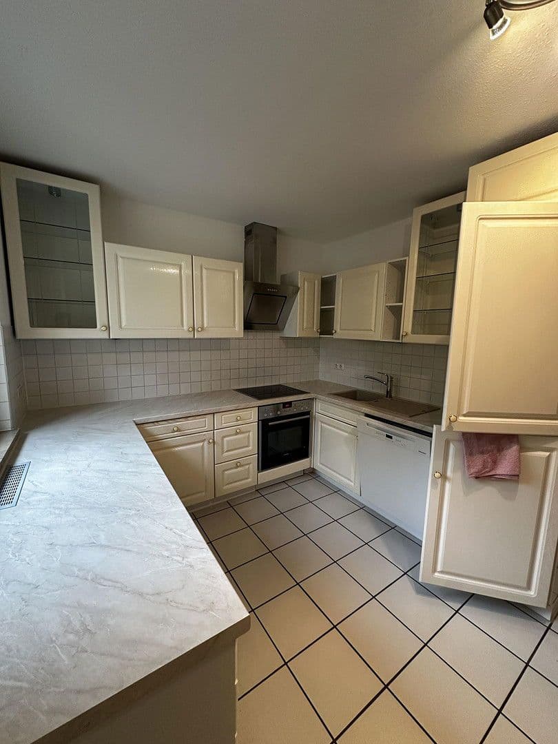 Prenájom bytu 3-izbový 90 m², Gutenbergstraße 27a, Zirndorf, Bavorsko Prenájom bytu 3-izbový 90 m², Gutenbergstraße 27a, Zirndorf, Bavorsko