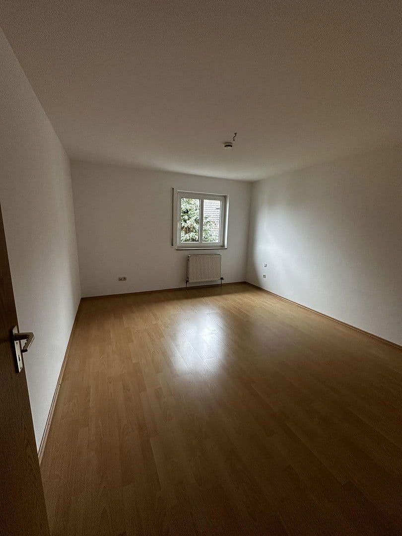 Prenájom bytu 3-izbový 90 m², Gutenbergstraße 27a, Zirndorf, Bavorsko Prenájom bytu 3-izbový 90 m², Gutenbergstraße 27a, Zirndorf, Bavorsko