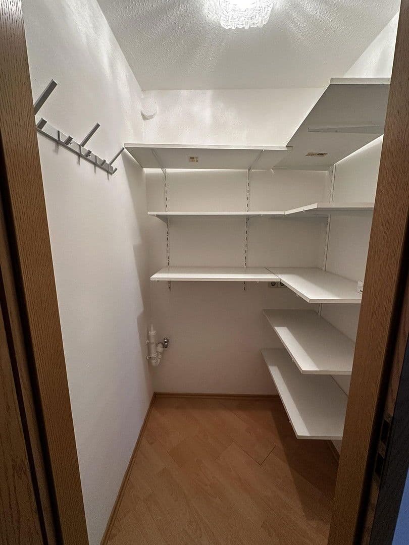 Prenájom bytu 3-izbový 90 m², Gutenbergstraße 27a, Zirndorf, Bavorsko Prenájom bytu 3-izbový 90 m², Gutenbergstraße 27a, Zirndorf, Bavorsko