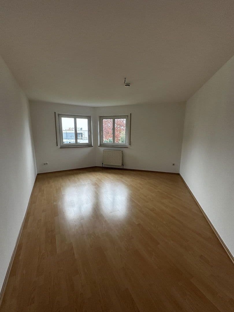Prenájom bytu 3-izbový 90 m², Gutenbergstraße 27a, Zirndorf, Bavorsko Prenájom bytu 3-izbový 90 m², Gutenbergstraße 27a, Zirndorf, Bavorsko
