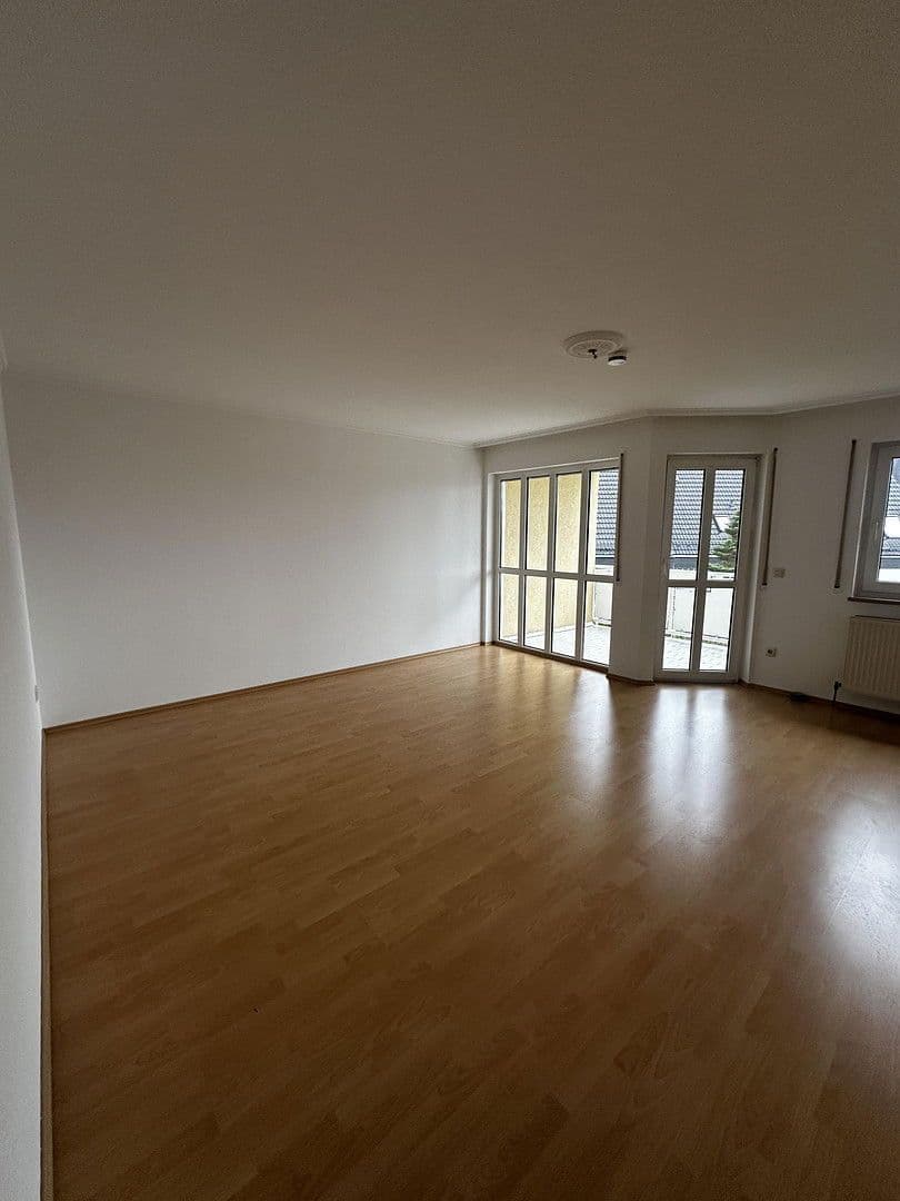Prenájom bytu 3-izbový 90 m², Gutenbergstraße 27a, Zirndorf, Bavorsko Prenájom bytu 3-izbový 90 m², Gutenbergstraße 27a, Zirndorf, Bavorsko