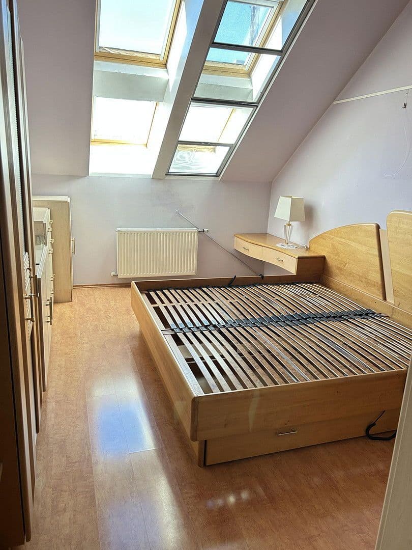 Prenájom bytu 3-izbový 90 m², Gurkgasse 26, Wien, Viedeň Prenájom bytu 3-izbový 90 m², Gurkgasse 26, Wien, Viedeň