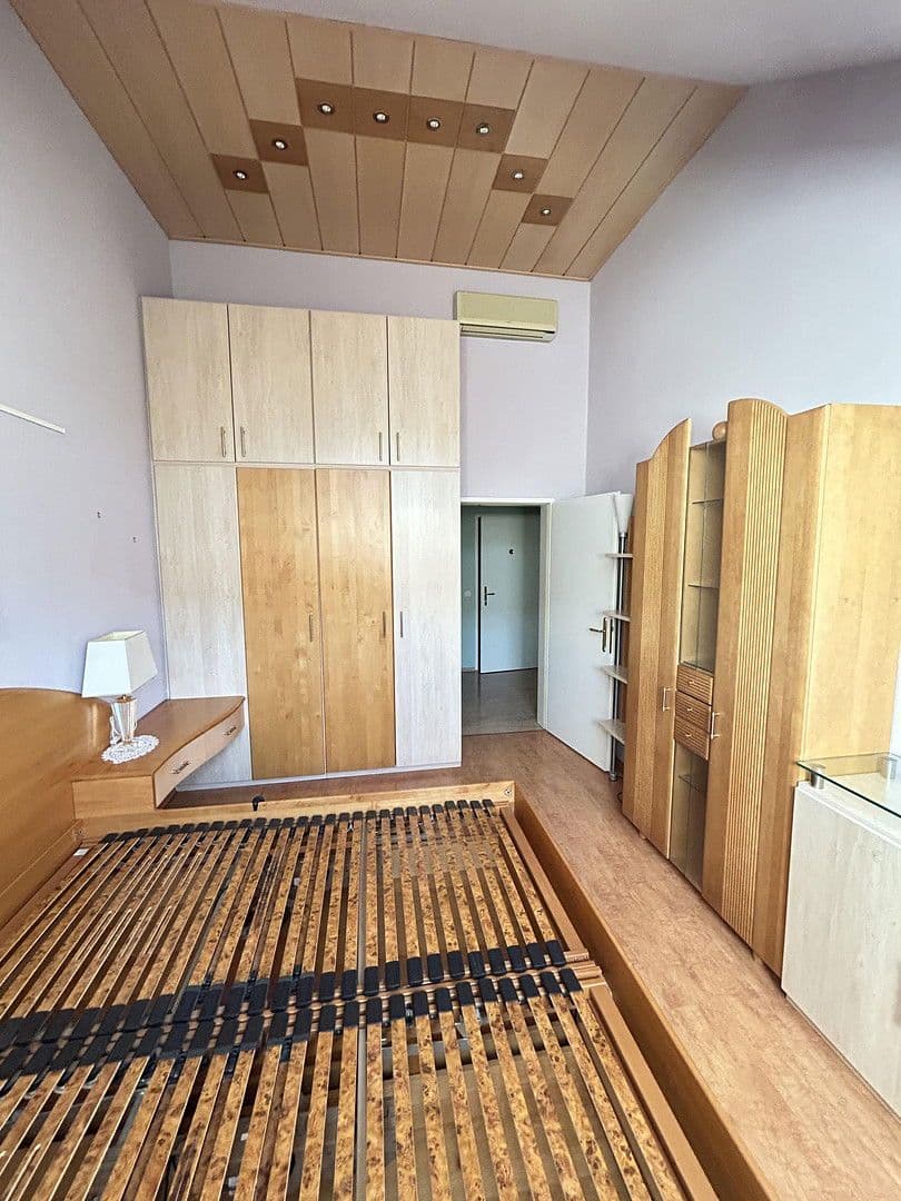 Prenájom bytu 3-izbový 90 m², Gurkgasse 26, Wien, Viedeň Prenájom bytu 3-izbový 90 m², Gurkgasse 26, Wien, Viedeň