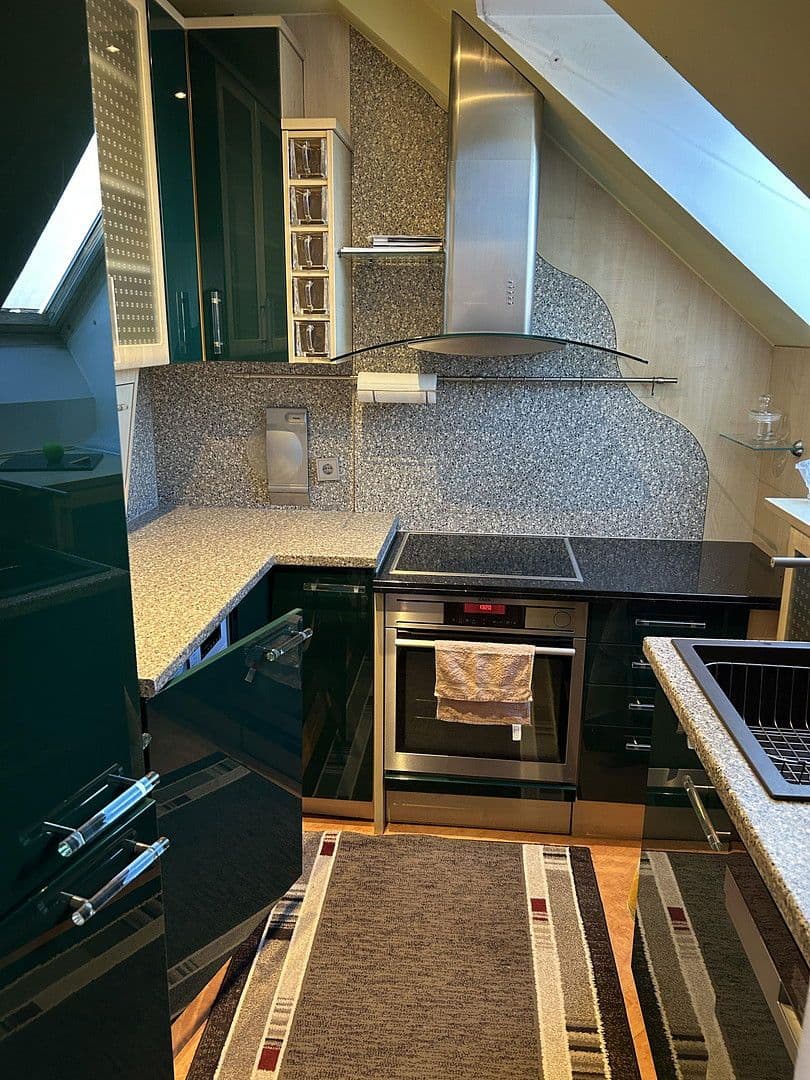 Prenájom bytu 3-izbový 90 m², Gurkgasse 26, Wien, Viedeň Prenájom bytu 3-izbový 90 m², Gurkgasse 26, Wien, Viedeň