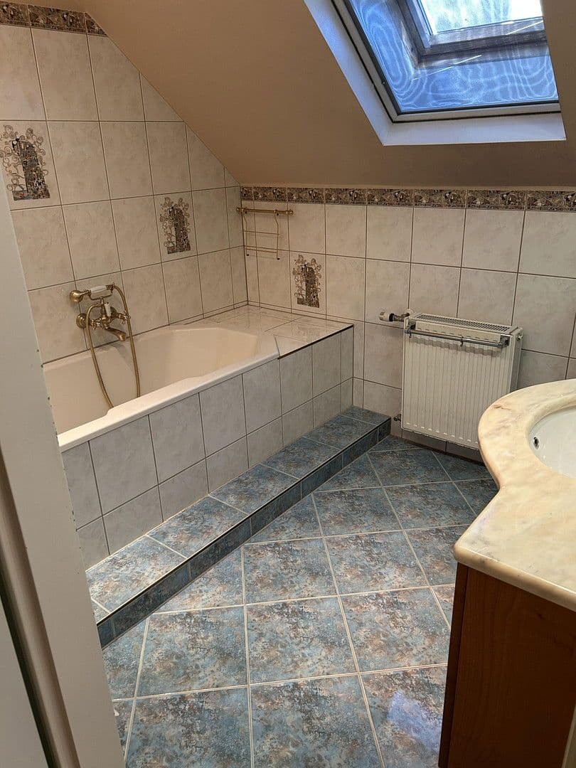 Prenájom bytu 3-izbový 90 m², Gurkgasse 26, Wien, Viedeň Prenájom bytu 3-izbový 90 m², Gurkgasse 26, Wien, Viedeň