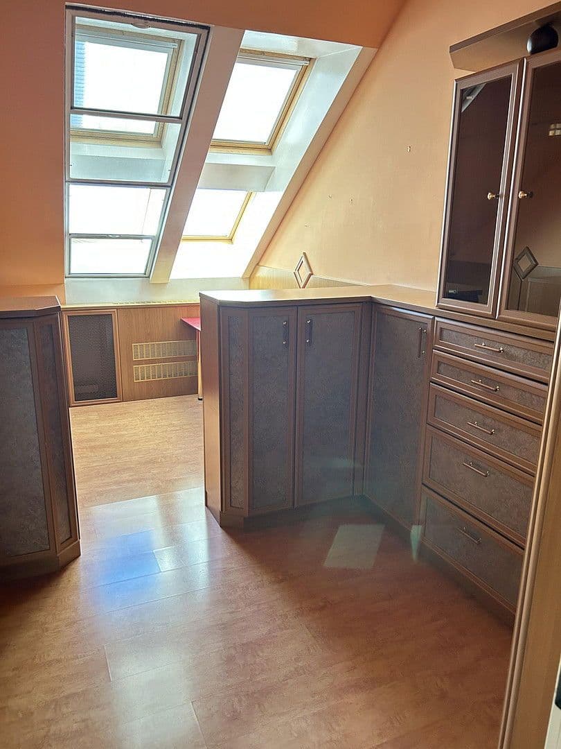 Prenájom bytu 3-izbový 90 m², Gurkgasse 26, Wien, Viedeň Prenájom bytu 3-izbový 90 m², Gurkgasse 26, Wien, Viedeň