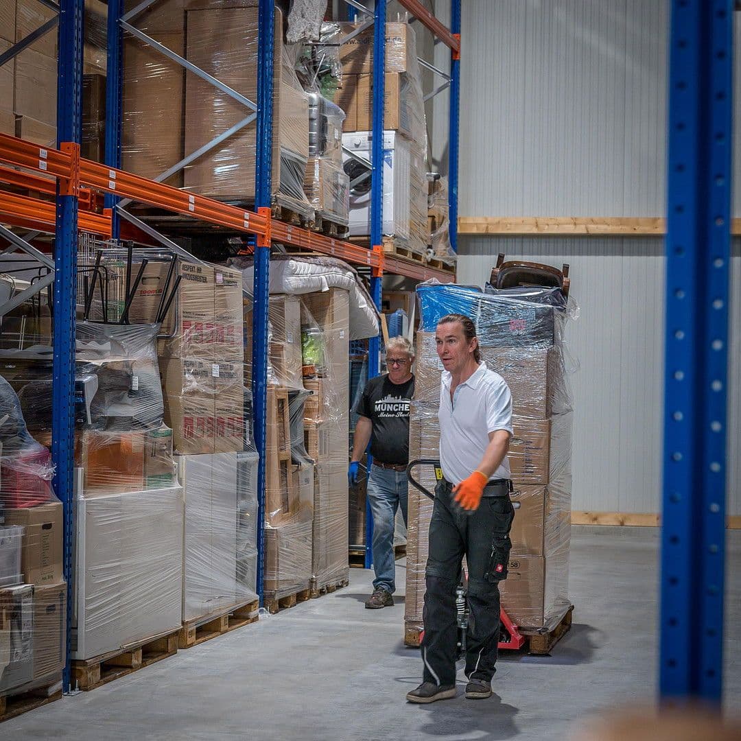 Prenájom nebytového priestoru 1.500 m², Hermann-Oberth-Straße 23, Putzbrunn, Bavorsko Prenájom nebytového priestoru 1.500 m², Hermann-Oberth-Straße 23, Putzbrunn, Bavorsko