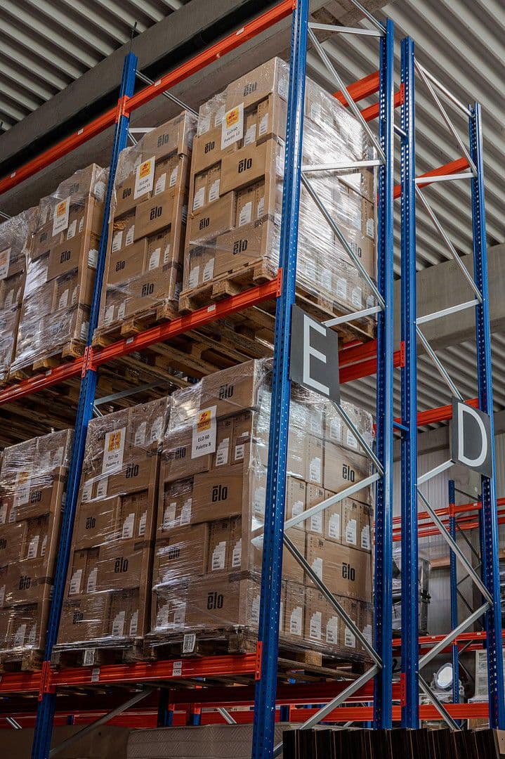 Prenájom nebytového priestoru 1.500 m², Hermann-Oberth-Straße 23, Putzbrunn, Bavorsko Prenájom nebytového priestoru 1.500 m², Hermann-Oberth-Straße 23, Putzbrunn, Bavorsko