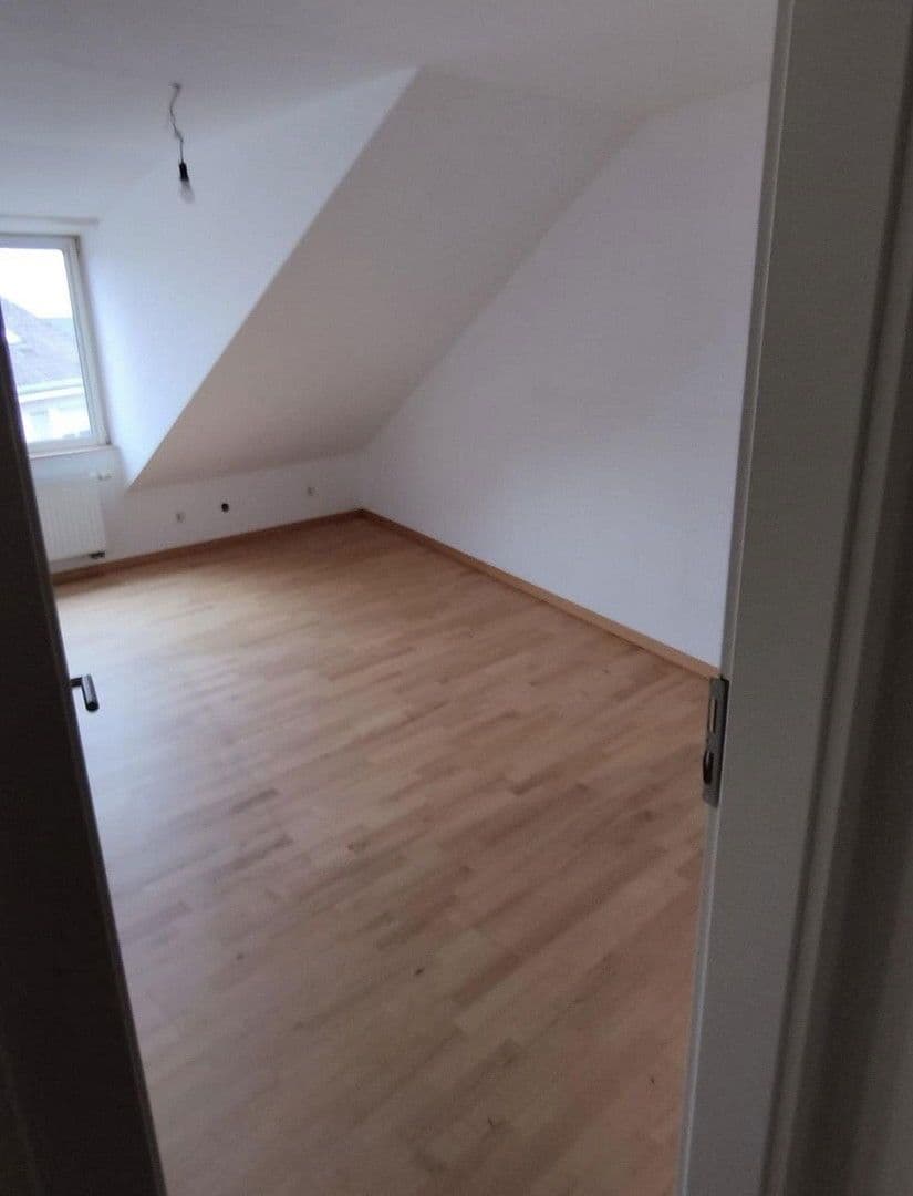 Prenájom bytu 2-izbový 61 m², Hauptstraße 3, Bornheim, Severné Porýnie - Westfálsko Prenájom bytu 2-izbový 61 m², Hauptstraße 3, Bornheim, Severné Porýnie - Westfálsko