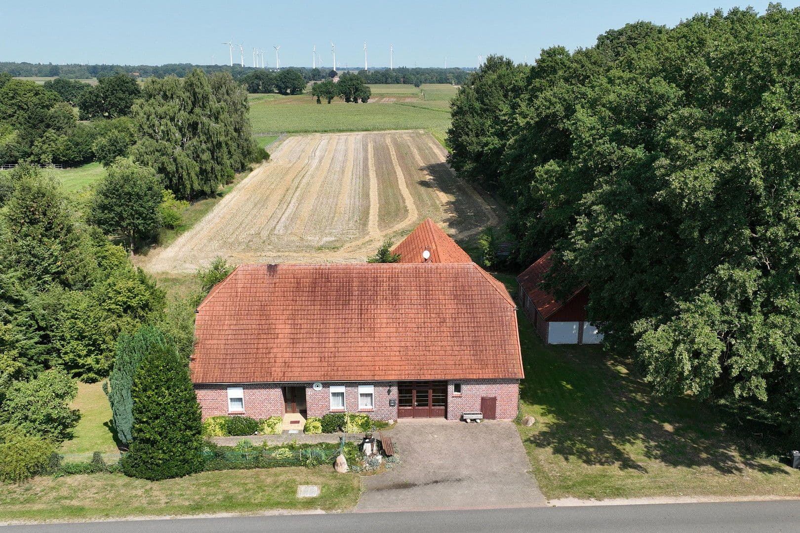 Predaj domu 144 m², pozemek 3.000 m², Brockum, Dolné Sasko Predaj domu 144 m², pozemek 3.000 m², Brockum, Dolné Sasko