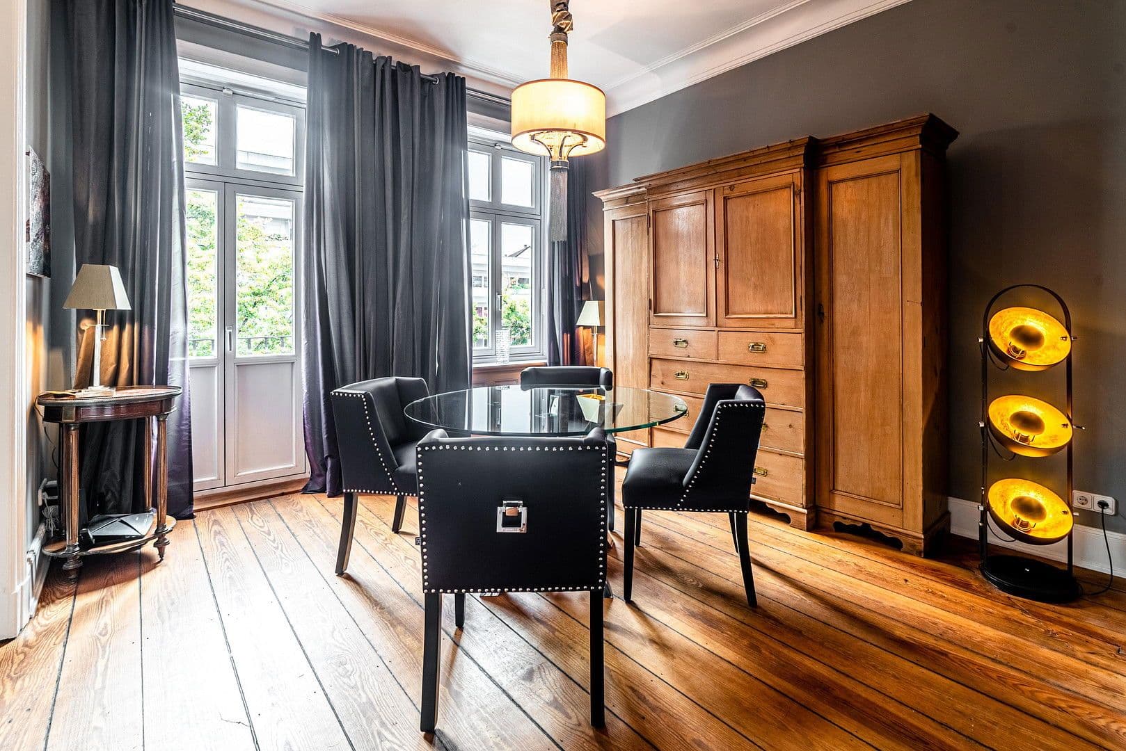 Prenájom bytu 4-izbový 95 m², Hamburg, Hamburg Prenájom bytu 4-izbový 95 m², Hamburg, Hamburg