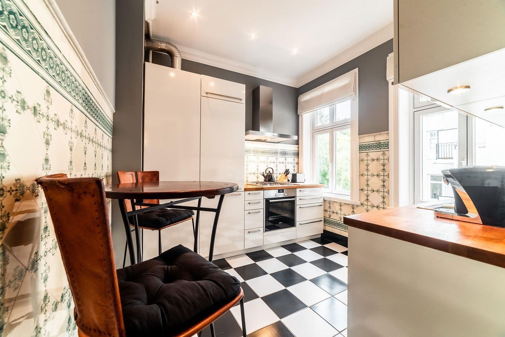 Prenájom bytu 4-izbový 95 m², Hamburg, Hamburg Prenájom bytu 4-izbový 95 m², Hamburg, Hamburg