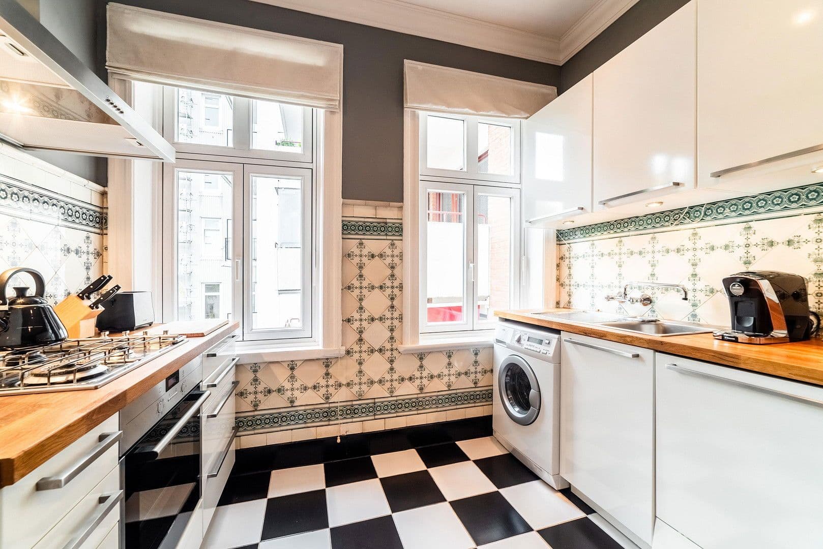 Prenájom bytu 4-izbový 95 m², Hamburg, Hamburg Prenájom bytu 4-izbový 95 m², Hamburg, Hamburg