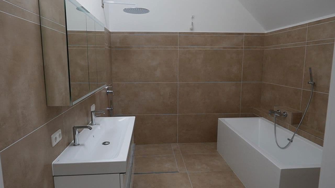 Prenájom domu 178 m², pozemek 280 m², Frankfurt am Main, Hesensko Prenájom domu 178 m², pozemek 280 m², Frankfurt am Main, Hesensko