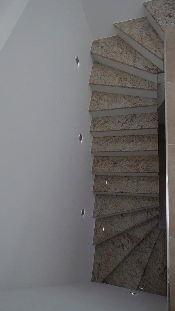 Prenájom domu 178 m², pozemek 280 m², Frankfurt am Main, Hesensko Prenájom domu 178 m², pozemek 280 m², Frankfurt am Main, Hesensko