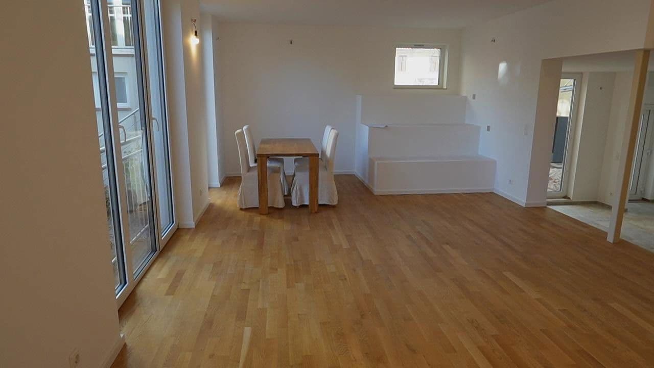 Prenájom domu 178 m², pozemek 280 m², Frankfurt am Main, Hesensko Prenájom domu 178 m², pozemek 280 m², Frankfurt am Main, Hesensko