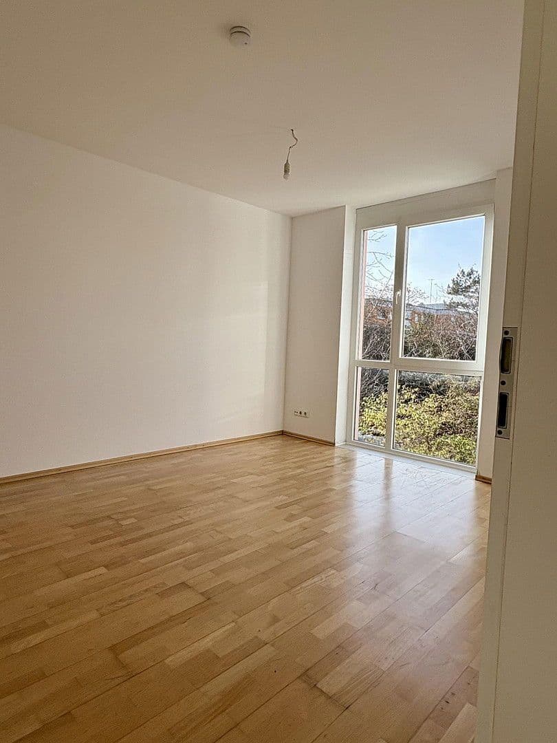 Prenájom bytu 2-izbový 60 m², München, Bavorsko Prenájom bytu 2-izbový 60 m², München, Bavorsko