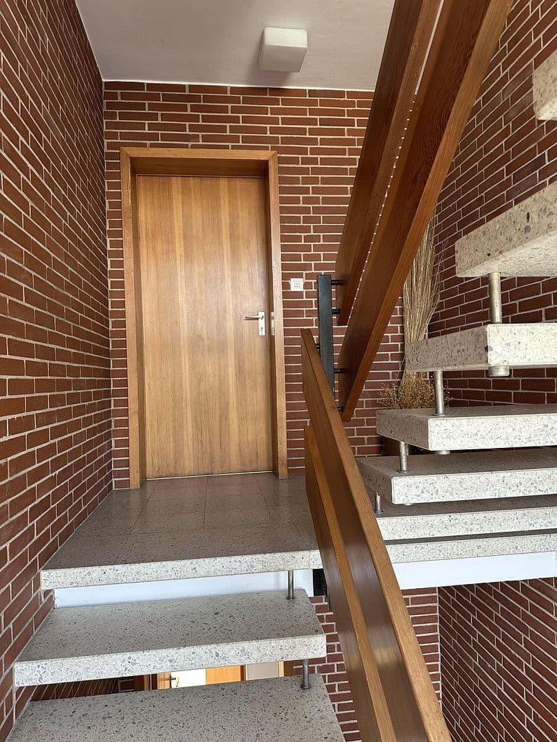 Predaj domu 270 m², pozemek 900 m², Beim Gericht 7, Alfeld (Leine), Dolné Sasko Predaj domu 270 m², pozemek 900 m², Beim Gericht 7, Alfeld (Leine), Dolné Sasko